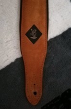 Minotaur Wildleder Gitarre /