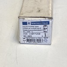 Telemecanique XS8C40FP260