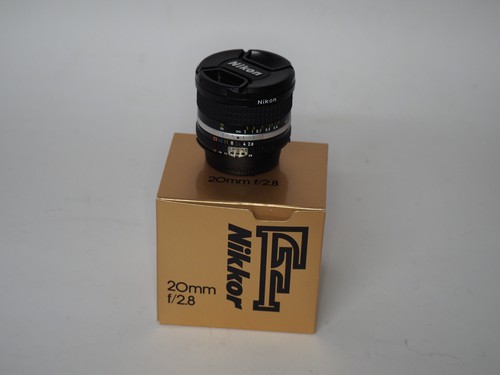 Neu nikon nikkor 20mm - neu!,