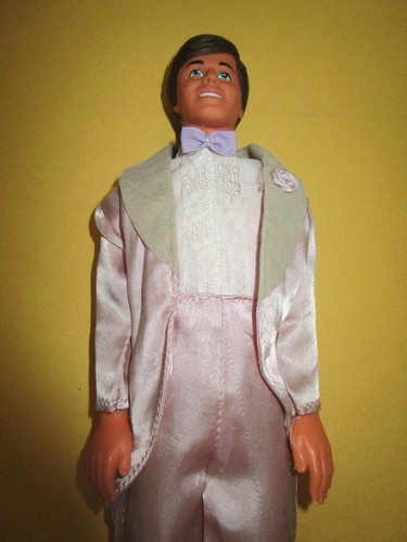 B776 alter brünetter barbie - b776)alter,