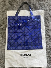 Issey Miyake Baobao Blaue