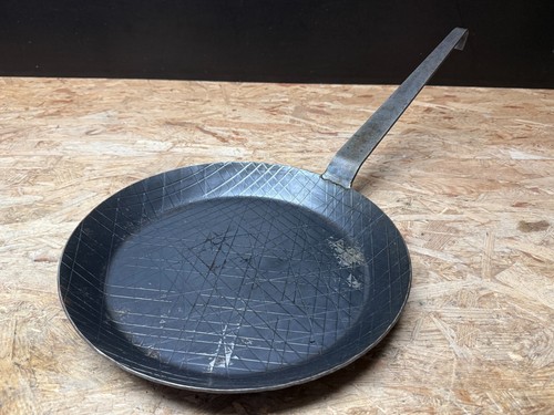 Große eisen bratpfanne - bratpfanne, pfanne