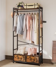 Freistehende Kleiderständer