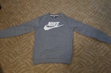 Grauer Nike Sweater Größe S