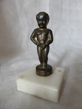 Manneken pis bronzefigur auf - manneken,