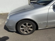 Mercedes CLK W209 Kotflügel Seitenwand Vorne Silber 775