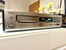 Onkyo R1 CD Player DX-7011 mit Fernbedienung.