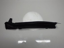 Mercedes W124 Wasserablauf vor der Windschutzscheibe links 1246283307