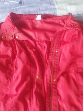 Rote Regenjacke in Gr. 48 - ungetragen -