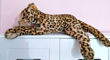 Steiff 0390/50 - Großer Leopard Molly liegend mit Knopf, Fahne und Schild