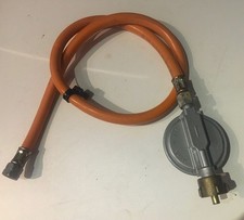 Weber Ersatzteil Gasschlauch mit Regler 50 mBar für Q300/3000/320/3200 