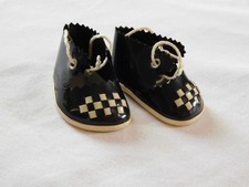 alte kleine Puppenschuhe