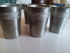 kleine Zinnbecher Schnaps