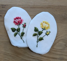 2 Stofftaschentücher mit Rose bestickt - Fund aus Omas Schrank