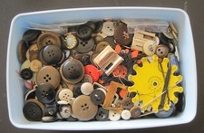 Alte Knöpfe 1,3 kg   (# 379)