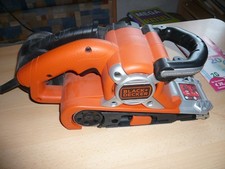 Black & Decker KA88 720 W Bandschleifer mit 10 Schleifbänder
