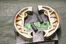 Newfren Bremsbacken GF263 hinten 10cm OHNE Nut Piaggio Sfera 50 RST ZAPC01