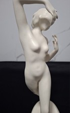 Bisquit Porzellanfigur einer