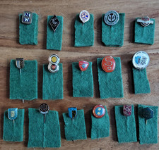 16x Konvolut von Pins Fußball