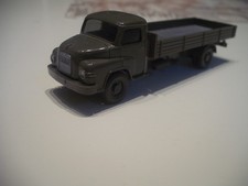 Wiking MAN 415  Diesel Kurzhauber Pritsche Lang mit Zughaken grün-grau  1:87 HO