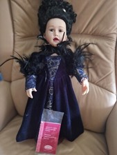 Künstlerpuppe ^Königin der