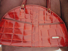 Riva Handtasche in Kroko-Optik