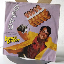 Devo / James Brown – Theme