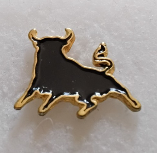 Pin stier von - pin’s,