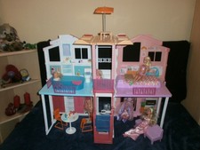Barbie Stadthaus/Villa DLY32 3Etagen Barbie Puppe mit Zubehör Mattel