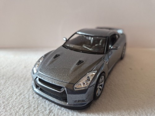 Modellauto nissan r - ,