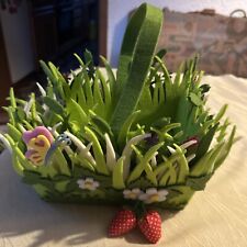 Traumhaft schönes Körbchen Filz Korb, Schmetterling,Blumen,Erdbeeren, Henkel