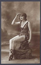 Junge Dame in Badeanzug - alte RP französische Postkarte