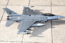 Elite Force BBI 1:18 ,  F-16
