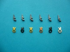 12 Einzelteile Wild-West-Figuren Cowboys Westernfiguren: 6 Pistolen 6 Halstücher