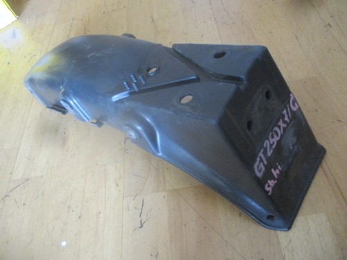 Suzuki gt250 fender - x7,