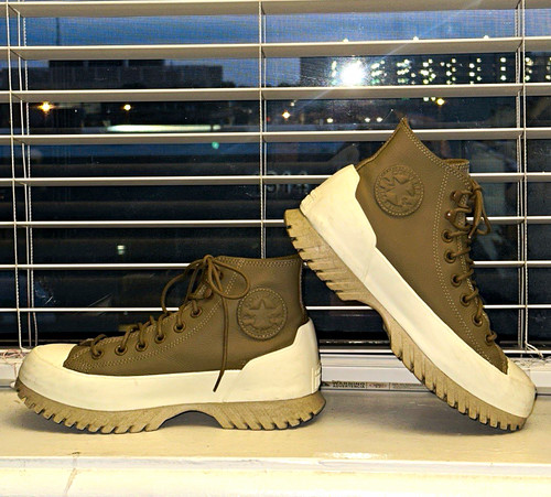 Hard find converse chuck - hard,