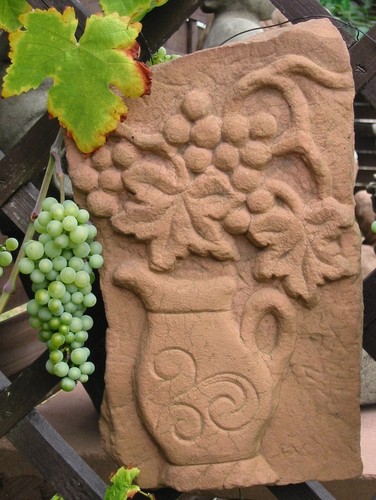 Krug mit trauben und - mit,