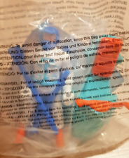 Action-Mann im Schneemobil