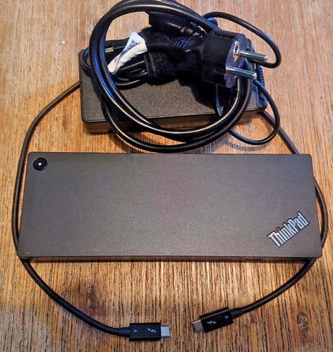 Lenovo thinkpad universal - lenovo,