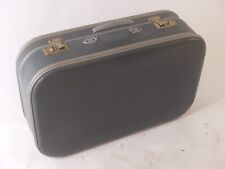 Kleiner Flugbegleiter Koffer