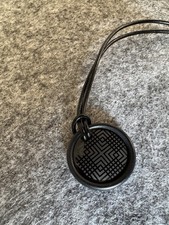 Ernstes Design Kette Herren 48cm Amulett Rund Kreuz Lederband