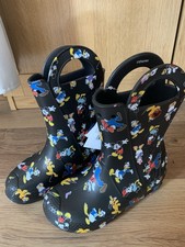 Crocs Mickey Mouse handle it