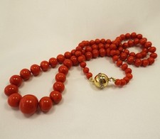 Korallen Kette mit 750 Gold