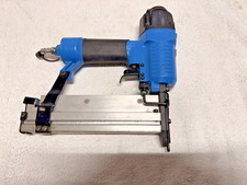 Druckluft Klammergerät Tacker