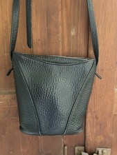 VOI Umhängetasche Leder Schwarz