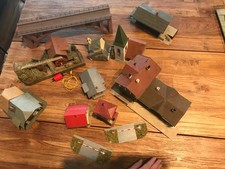 Märklin / Faller Häuser H0 Konvolut mit Wassermühle und Pumpe, Brücke, Kirche …