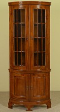 Ecke Vitrine aus Massivholz