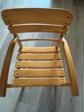 Kinderstuhl mit Armlehnen, Massivholz, etwa 70 Jahre alt, Rarität