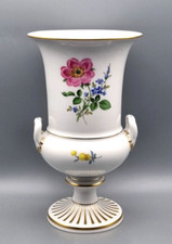 Meissen Porzellan Henkelvase Vase, Blumen Bukett Handmalerei vergoldet H 24,7 cm