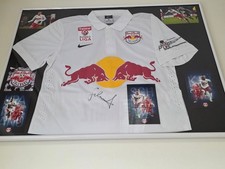 Original Red Bull Salzburg Nike Trikot Benno Schmitz handsigniert und 2 Schals